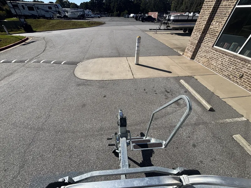 Slide: The Image of Sun Tracker Fishin'' Barge 21 w/Mercury Big Foot - 40HP - 4-Stroke Engine w/Trailer Included 2007 - 19