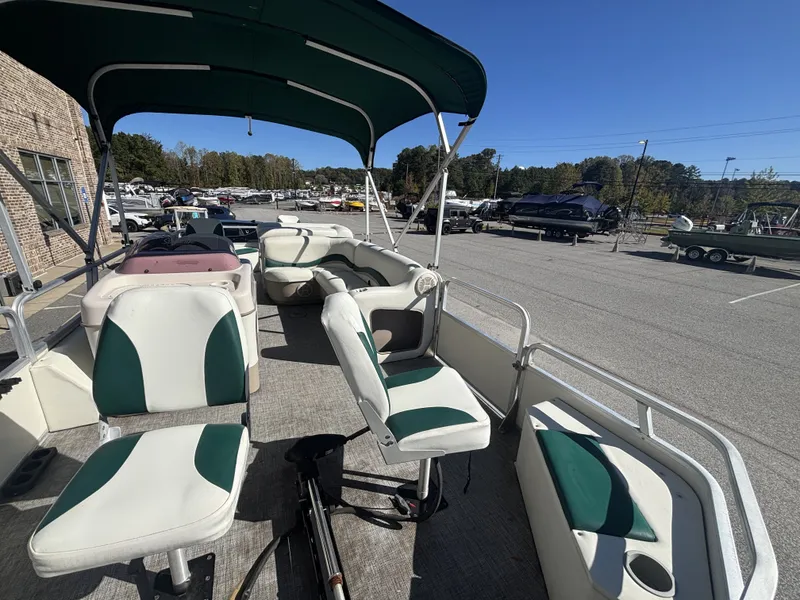 Slide: The Image of Sun Tracker Fishin'' Barge 21 w/Mercury Big Foot - 40HP - 4-Stroke Engine w/Trailer Included 2007 - 31