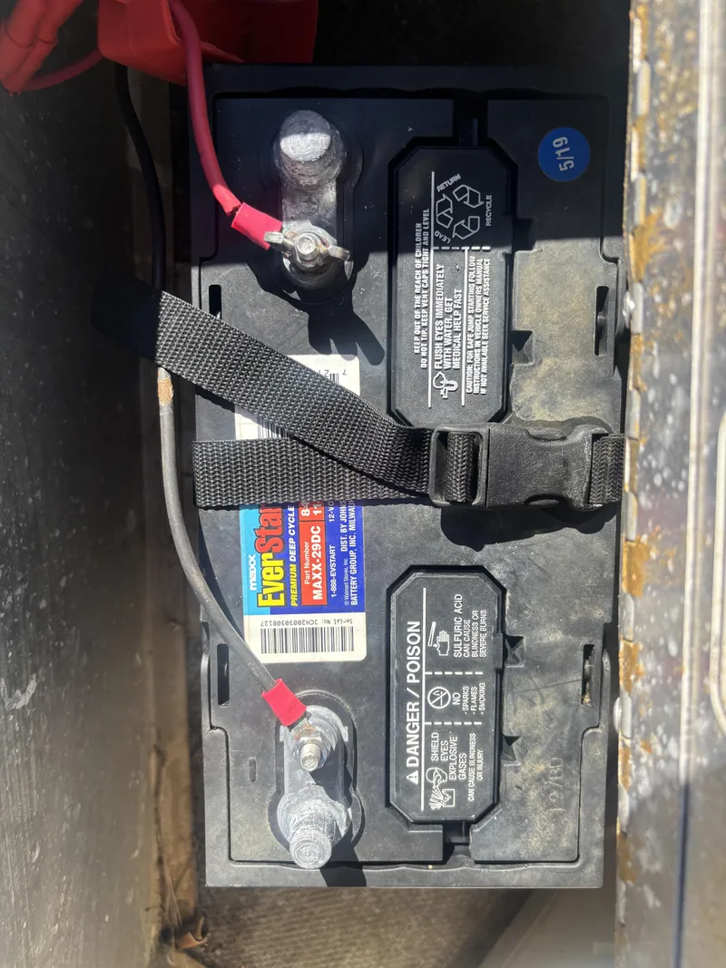 Slide: The Image of Sun Tracker Fishin'' Barge 21 w/Mercury Big Foot - 40HP - 4-Stroke Engine w/Trailer Included 2007 - 35