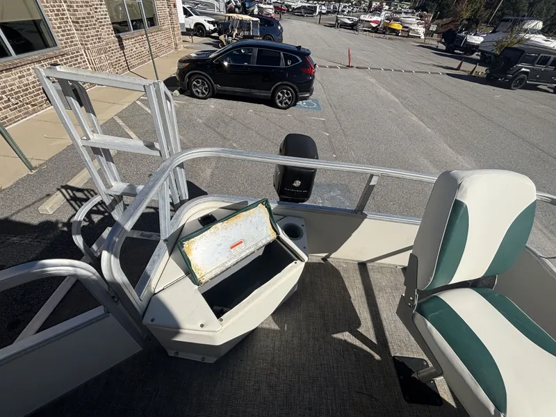 Slide: The Image of Sun Tracker Fishin'' Barge 21 w/Mercury Big Foot - 40HP - 4-Stroke Engine w/Trailer Included 2007 - 44