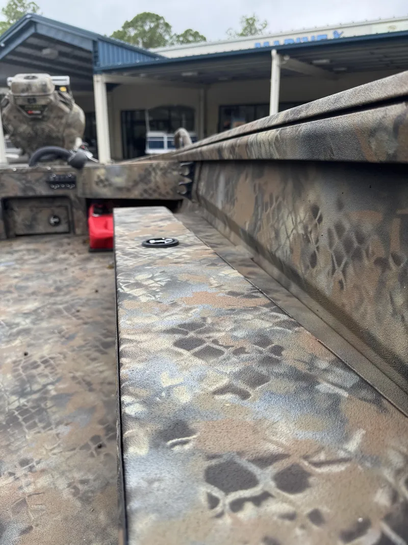 Slide: The Image of Excel Shallow Water F4 Pro Hull 1754 2025 - 18