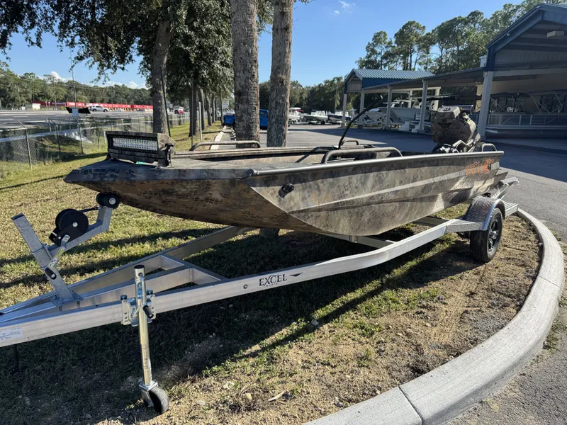 Slide: The Image of Excel Shallow Water F4 Pro Hull 1754 2025 - 2