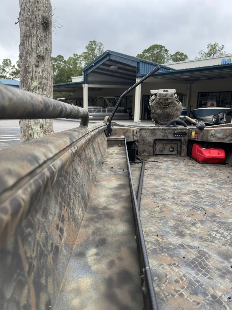 Slide: The Image of Excel Shallow Water F4 Pro Hull 1754 2025 - 20