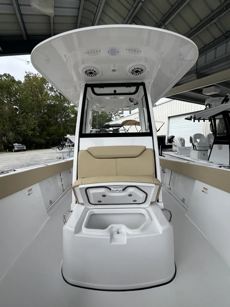 Slide: The Image of Sportsman Heritage 261 Center Console 2026 - 18