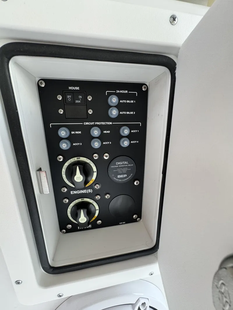 Slide: The Image of Sportsman Heritage 261 Center Console 2026 - 30