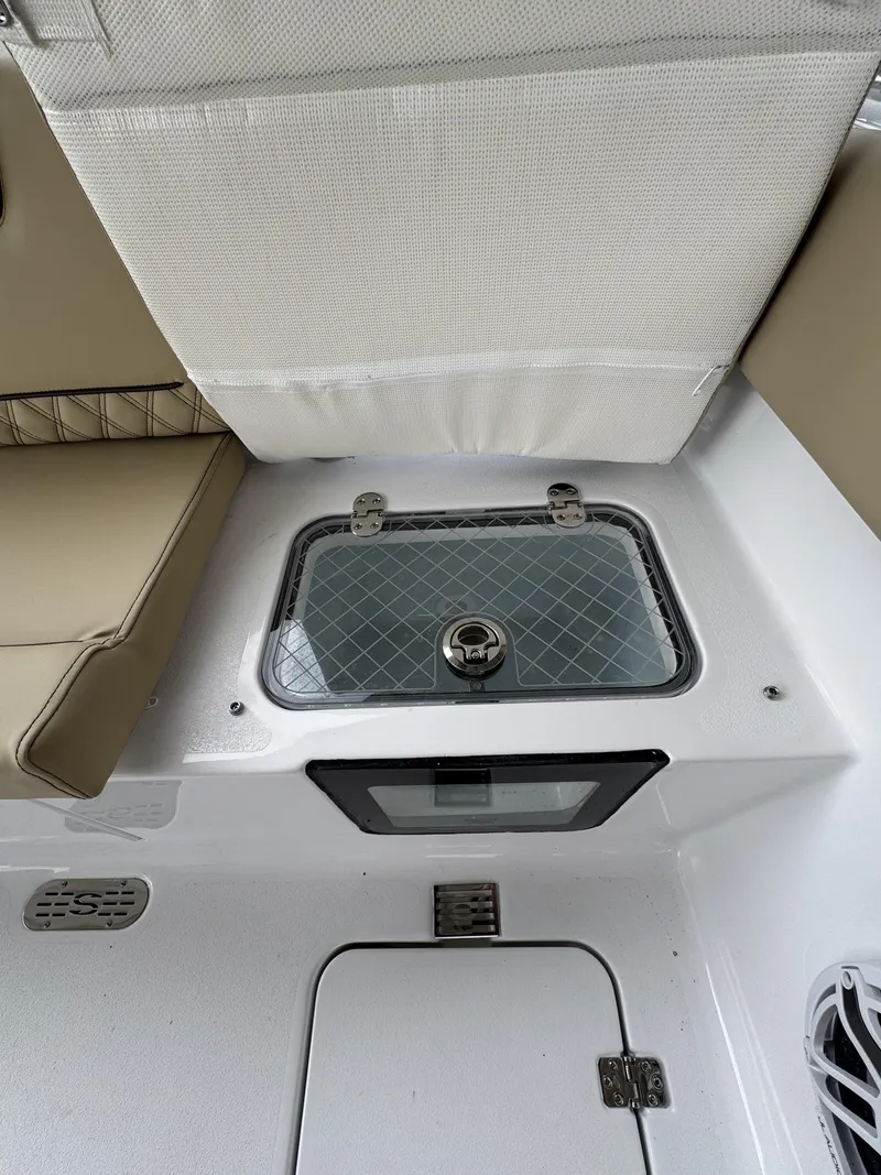 Slide: The Image of Sportsman Heritage 261 Center Console 2026 - 34