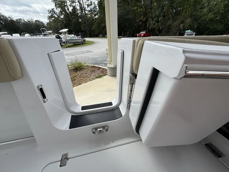 Slide: The Image of Sportsman Heritage 261 Center Console 2026 - 38