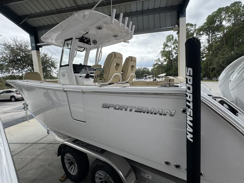 Slide: The Image of Sportsman Heritage 261 Center Console 2026 - 4