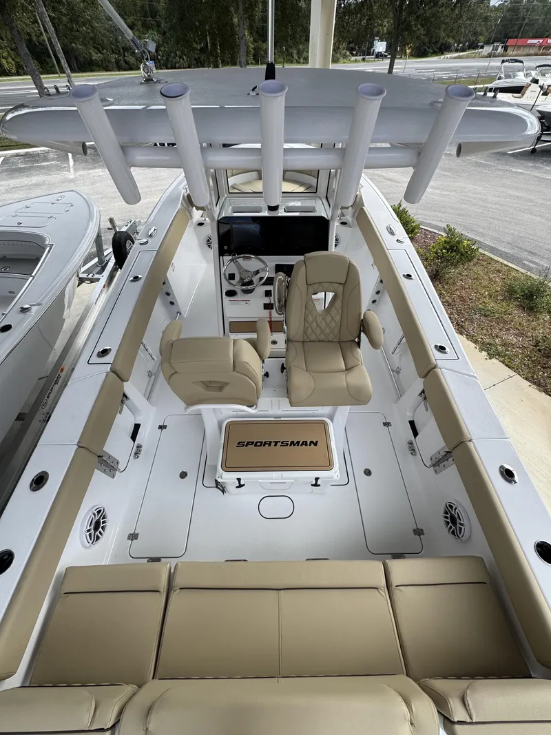 Slide: The Image of Sportsman Heritage 261 Center Console 2026 - 41