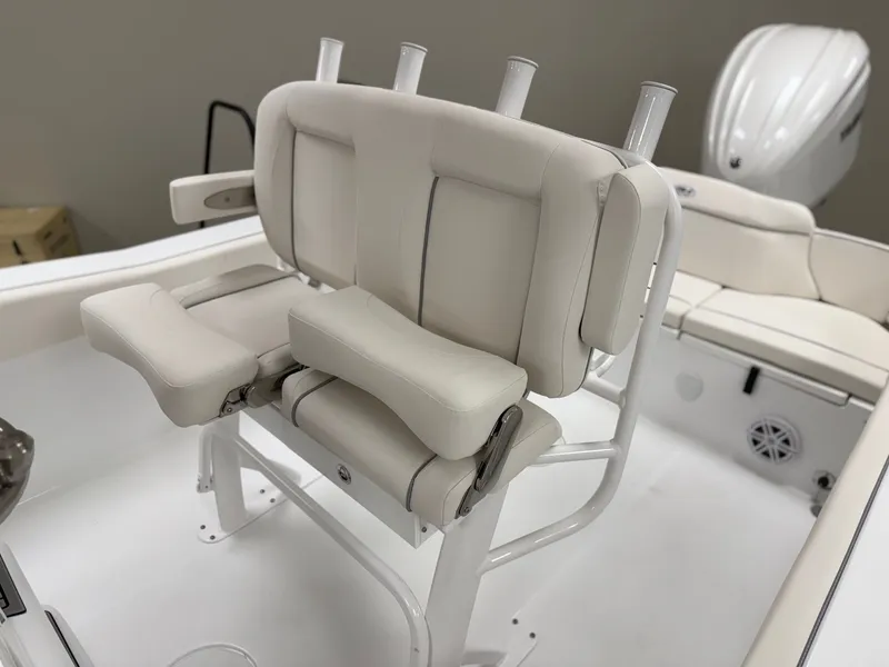 Slide: The Image of Sea Hunt Ultra 245 SE 2026 - 3