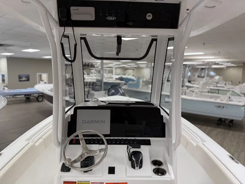 Slide: The Image of Sea Hunt Ultra 245 SE 2026 - 4