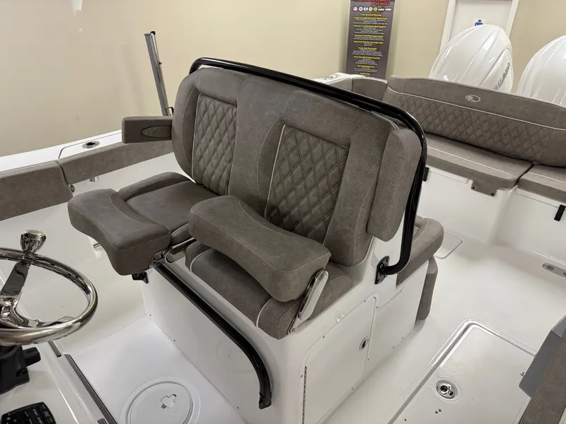 Slide: The Image of Sea Hunt Ultra 275 CB 2026 - 12