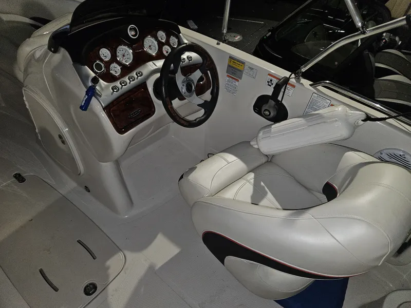 Slide: The Image of Tahoe 215 Xi 2015 - 16