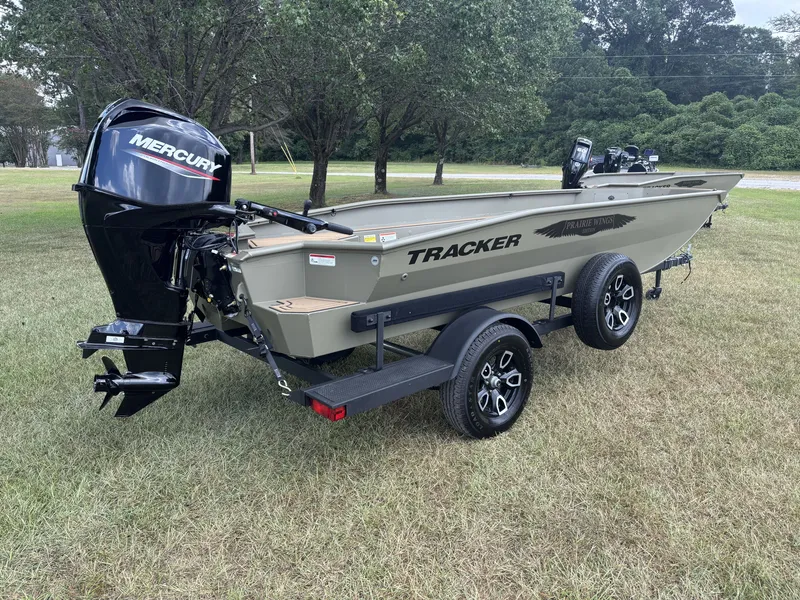 Slide: The Image of Tracker 1650 T Prairie Wings 2026 - 12