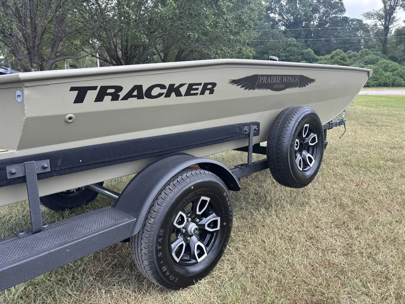 Slide: The Image of Tracker 1650 T Prairie Wings 2026 - 13