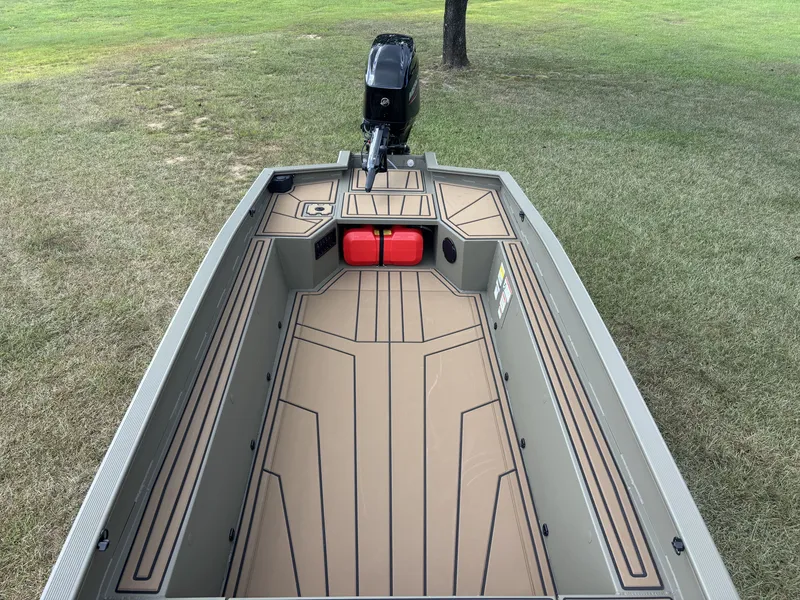 Slide: The Image of Tracker 1650 T Prairie Wings 2026 - 18