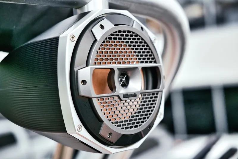 Slide: The Image of MasterCraft X24 2022 - 18