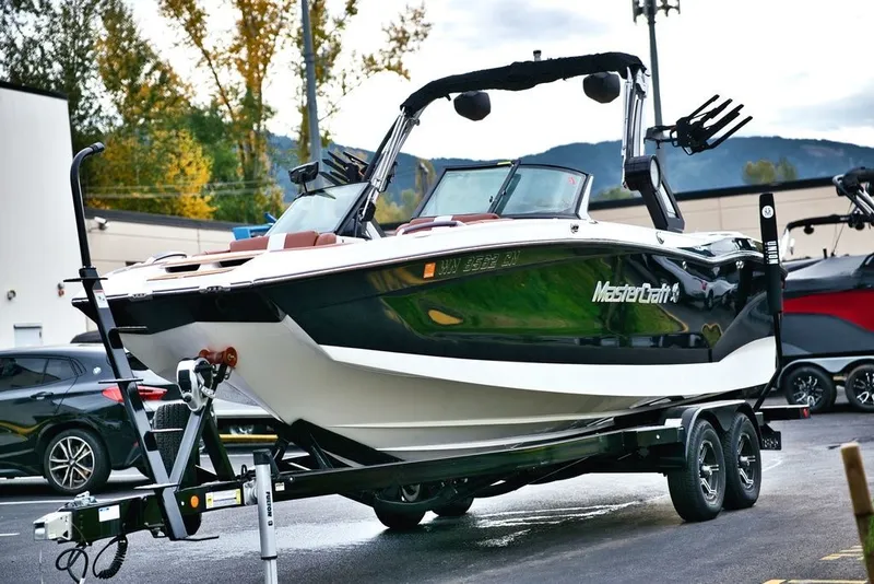 Slide: The Image of MasterCraft X24 2022 - 4