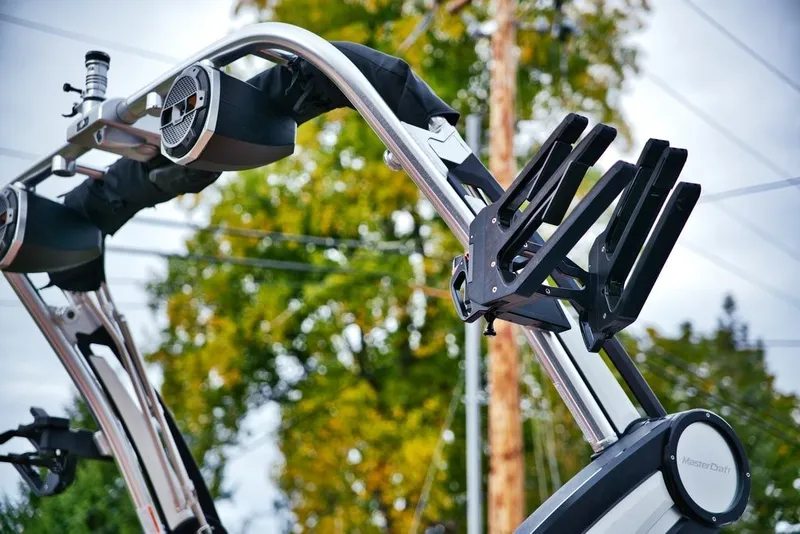 Slide: The Image of MasterCraft X24 2022 - 7