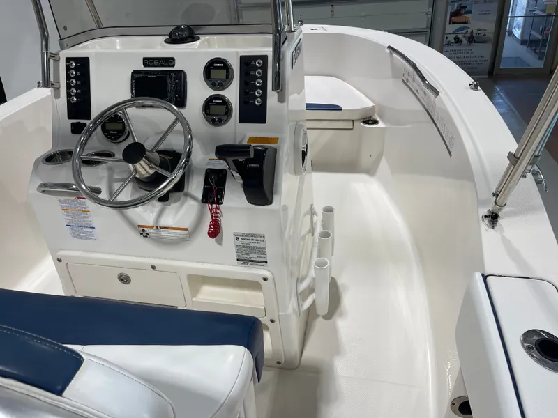 Slide: The Image of Robalo R180 Center Console 2018 - 23