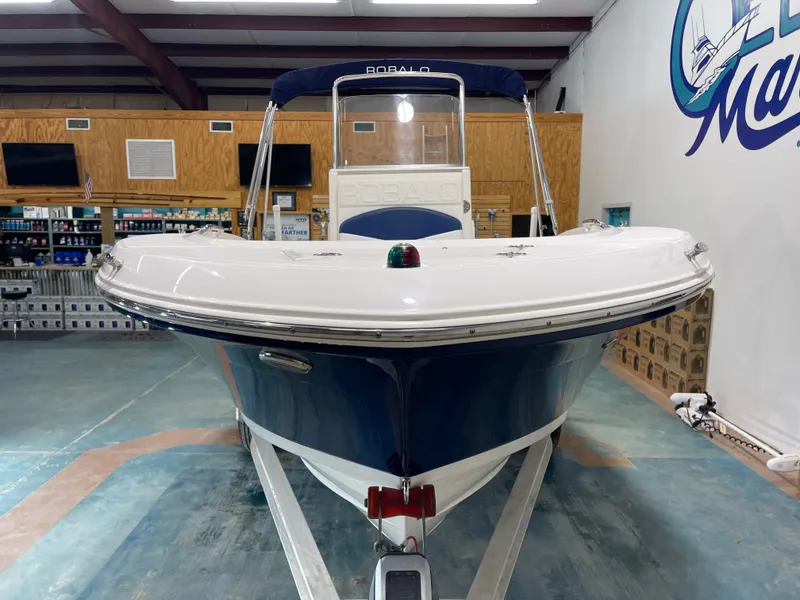 Slide: The Image of Robalo R180 Center Console 2018 - 27