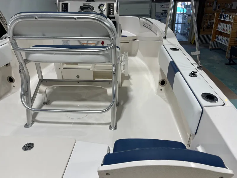 Slide: The Image of Robalo R180 Center Console 2018 - 13