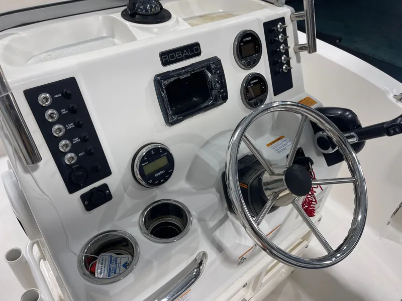 Slide: The Image of Robalo R180 Center Console 2018 - 20