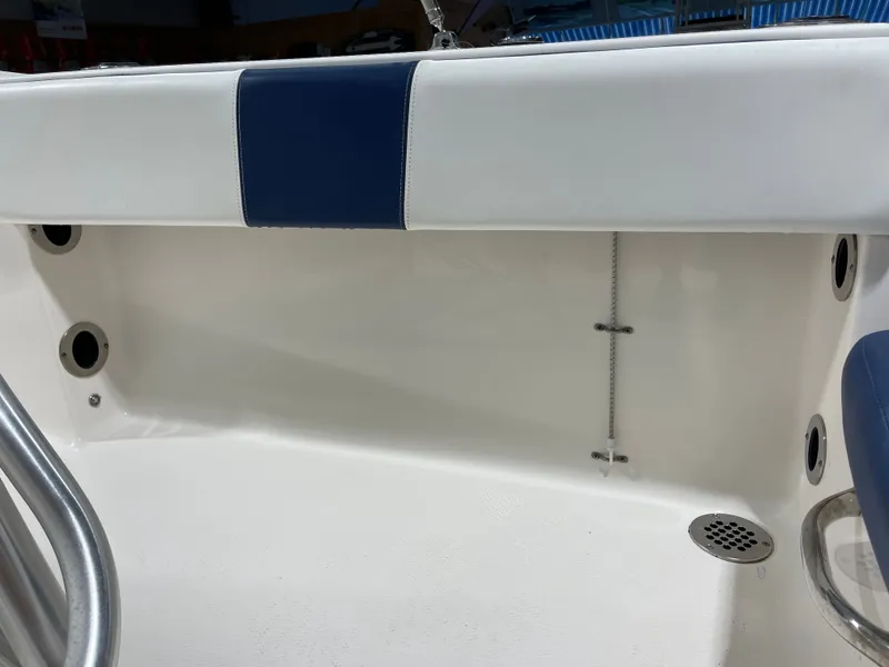 Slide: The Image of Robalo R180 Center Console 2018 - 24