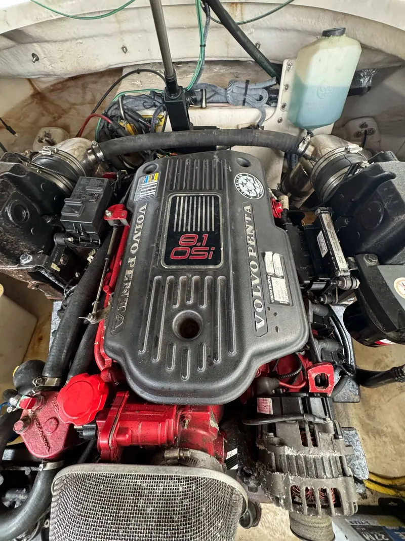Slide: The Image of Volvo Penta engine in a 2007 Chaparral SSX 276 boat, detailed view. - 14