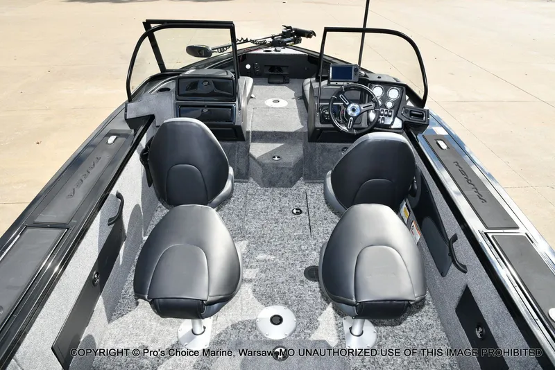 Slide: The Image of Tracker TARGA V-18 Combo w/150HP 4 Stroke 2026 - 11