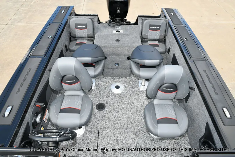 Slide: The Image of Tracker TARGA V-18 Combo w/150HP 4 Stroke 2026 - 12