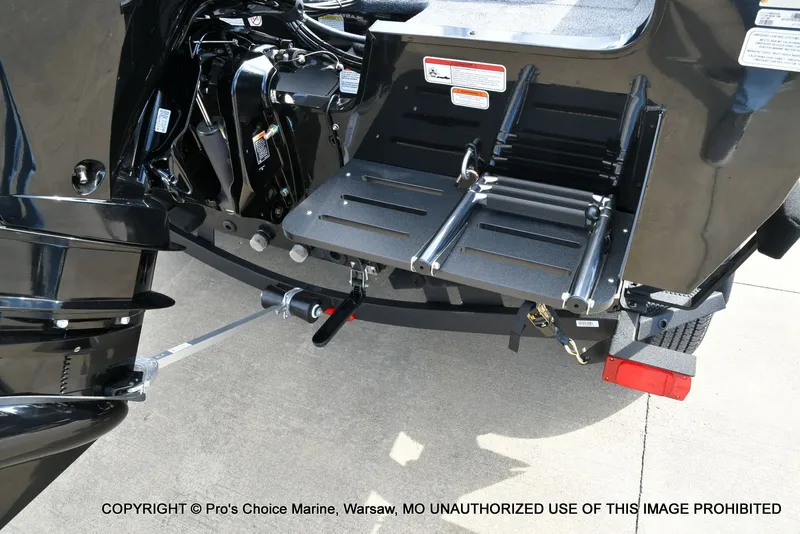 Slide: The Image of Tracker TARGA V-18 Combo w/150HP 4 Stroke 2026 - 19