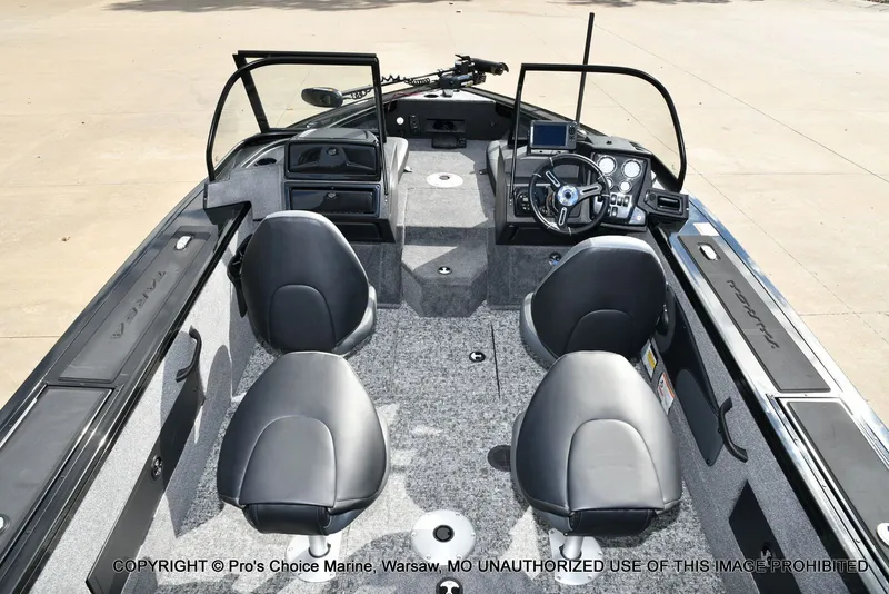 Slide: The Image of Tracker TARGA V-18 Combo w/150HP 4 Stroke 2026 - 33