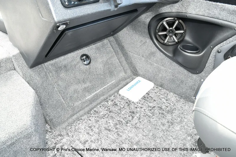 Slide: The Image of Tracker TARGA V-18 Combo w/150HP 4 Stroke 2026 - 42