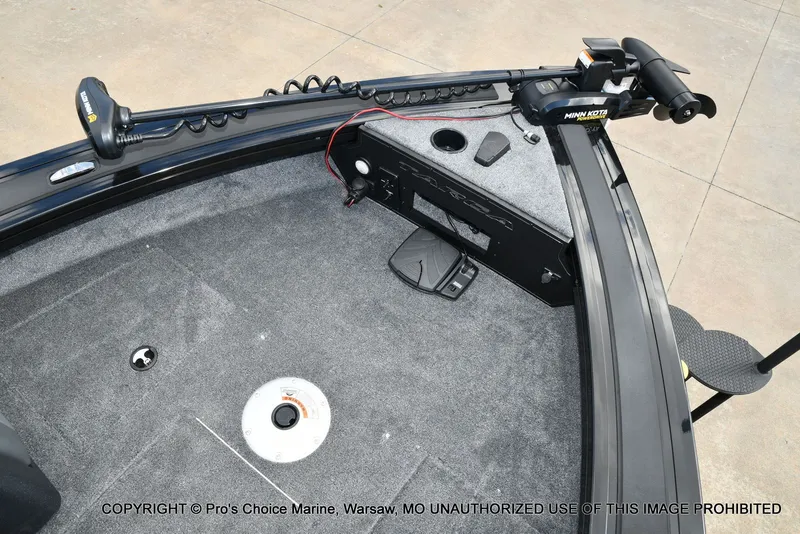 Slide: The Image of Tracker TARGA V-18 Combo w/150HP 4 Stroke 2026 - 55