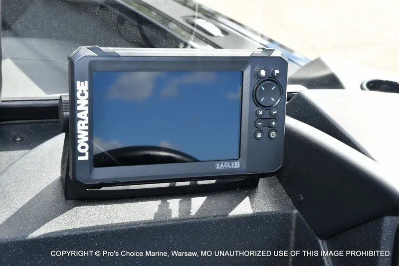 Slide: The Image of Tracker TARGA V-18 Combo w/150HP 4 Stroke 2026 - 6