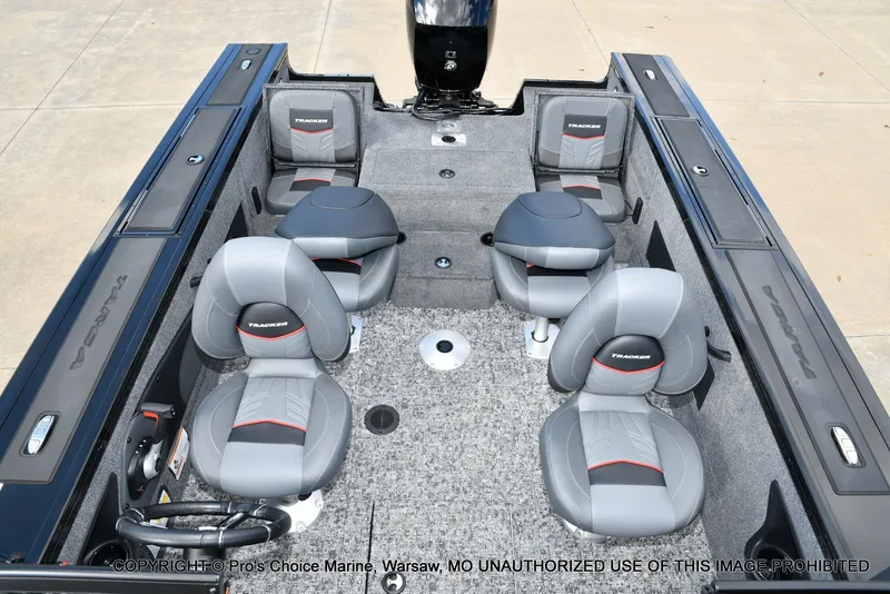 Slide: The Image of Tracker TARGA V-18 Combo w/150HP 4 Stroke 2026 - 63