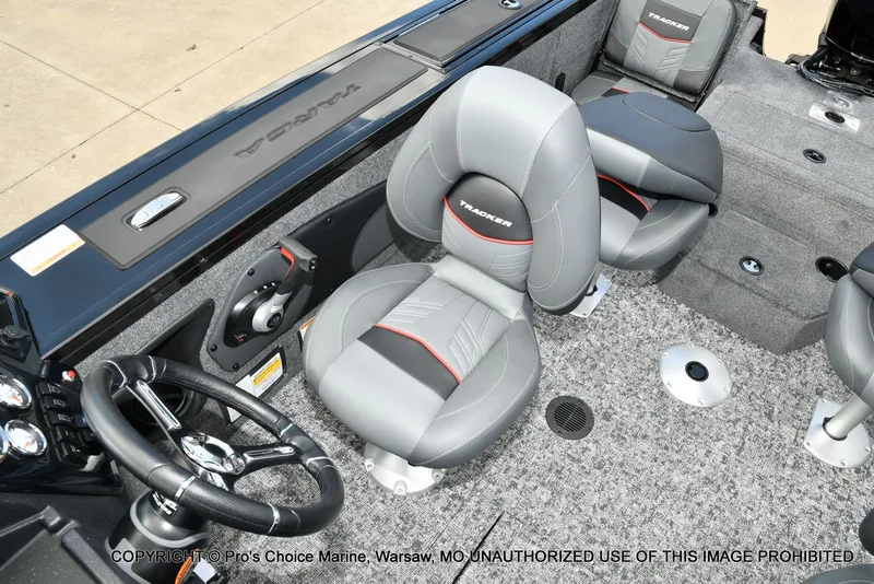 Slide: The Image of Tracker TARGA V-18 Combo w/150HP 4 Stroke 2026 - 64