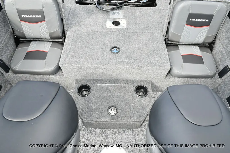 Slide: The Image of Tracker TARGA V-18 Combo w/150HP 4 Stroke 2026 - 66