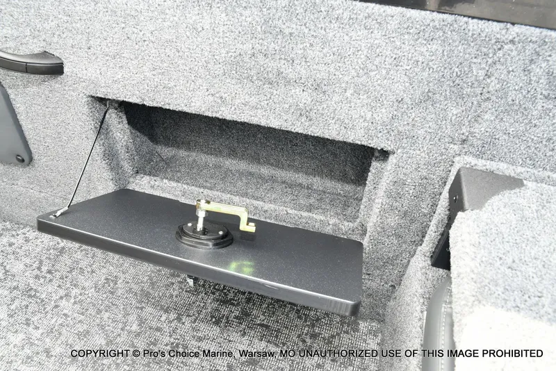 Slide: The Image of Tracker TARGA V-18 Combo w/150HP 4 Stroke 2026 - 76