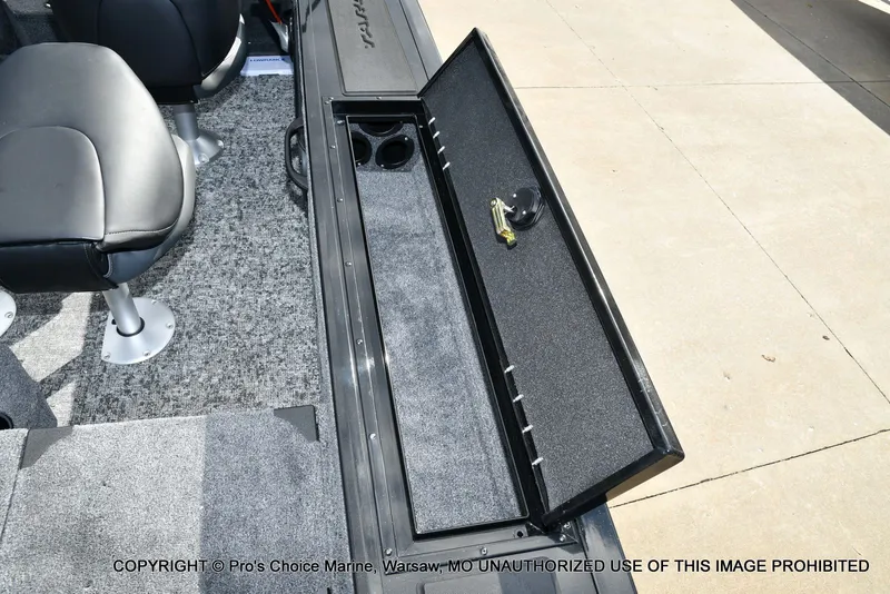 Slide: The Image of Tracker TARGA V-18 Combo w/150HP 4 Stroke 2026 - 82