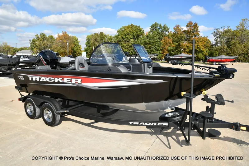 Slide: The Image of Tracker TARGA V-18 Combo w/150HP 4 Stroke 2026 - 86