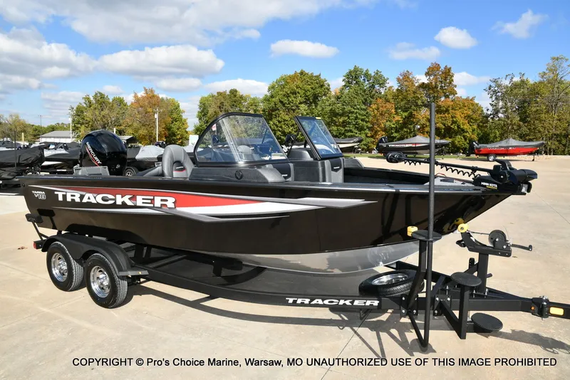 Slide: The Image of Tracker TARGA V-18 Combo w/150HP 4 Stroke 2026 - 90