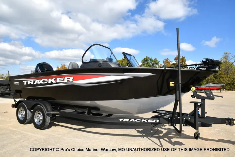 Slide: The Image of Tracker TARGA V-18 Combo w/150HP 4 Stroke 2026 - 91