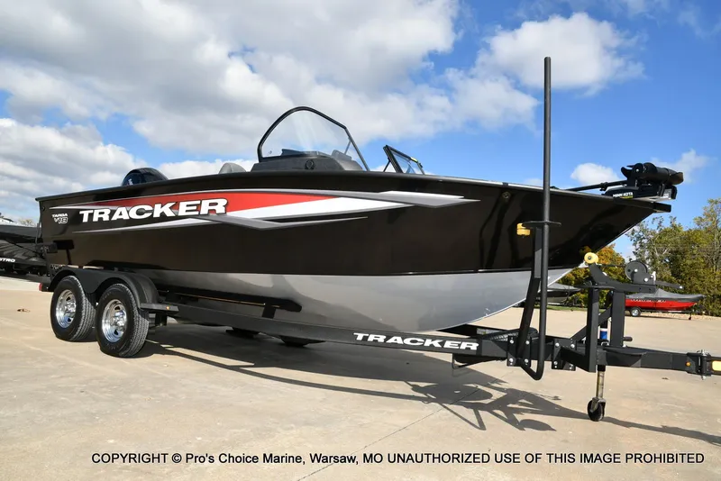 Slide: The Image of Tracker TARGA V-18 Combo w/150HP 4 Stroke 2026 - 93