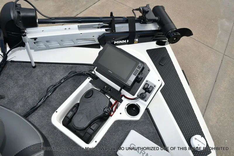 Slide: The Image of Ranger RT198P Cup Garmin Livescope Equipped 2026 - 13