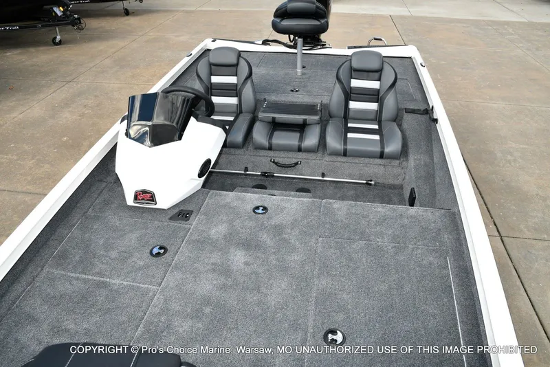 Slide: The Image of Ranger RT198P Cup Garmin Livescope Equipped 2026 - 14