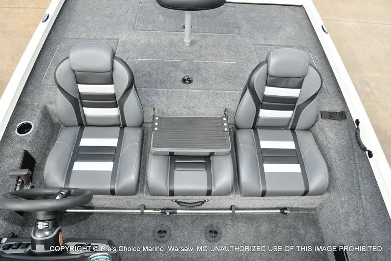 Slide: The Image of Ranger RT198P Cup Garmin Livescope Equipped 2026 - 15