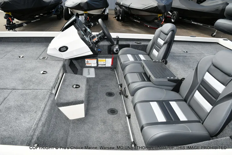 Slide: The Image of Ranger RT198P Cup Garmin Livescope Equipped 2026 - 17