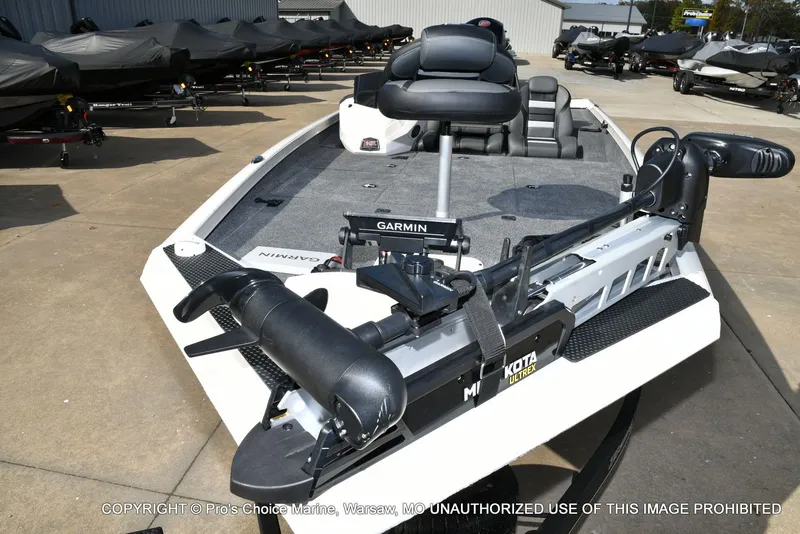 Slide: The Image of Ranger RT198P Cup Garmin Livescope Equipped 2026 - 30